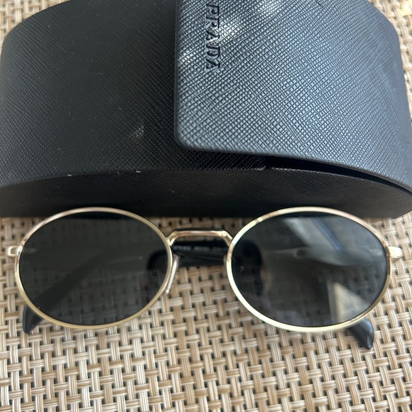 Prada Metal Oval sunglasses - PR 65ZS - Picture 3 of 8